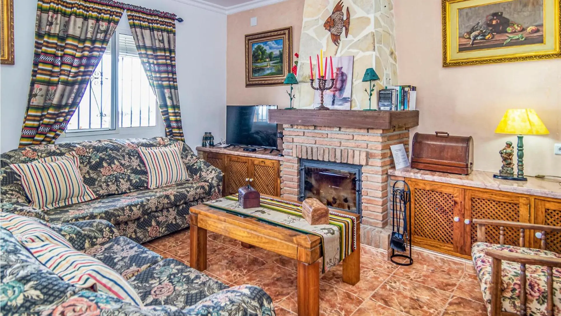 Gorgeous Home In Nerja With House Sea View Сasa de vacaciones
